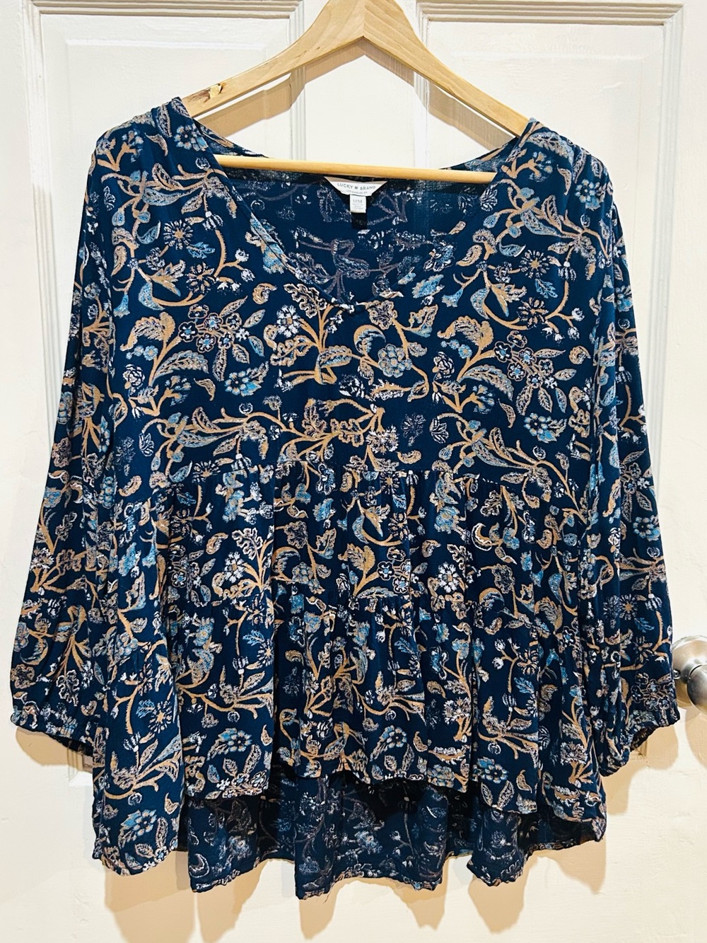 Lucky Brand Navy Blue Floral Peasant Top Boho Casual Hippie California Size M